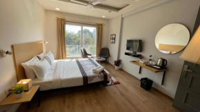 Saltstayz Express -Medicity Near Medanta Hospital